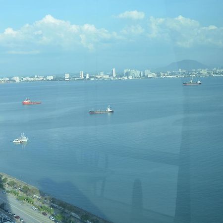 Maritime Suites Duplex Marvelous Sea View George Town Exterior photo